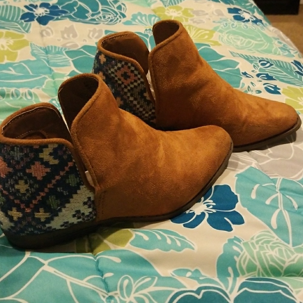 Little girls low cut boots